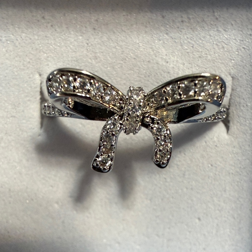 Pretty Bird White Gold Plated Bow Ring size 6.5